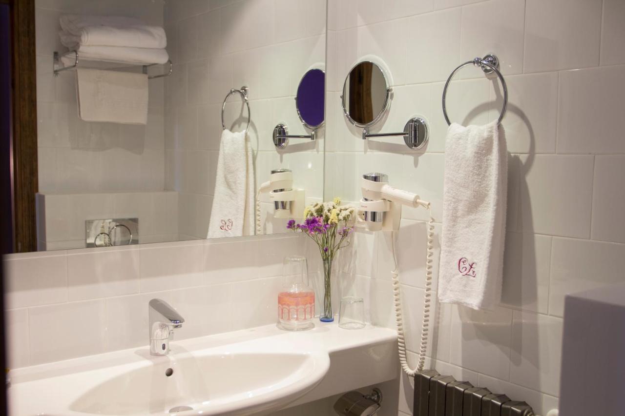 Habitación Familiar con balcón (2 adultos + 1 niño)